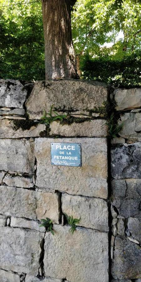 Travers de Pechméjà Lissac et Mouret Esterno foto