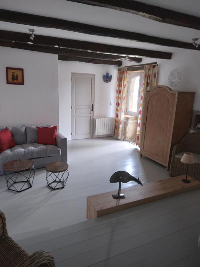 Travers de Pechméjà Lissac et Mouret Esterno foto